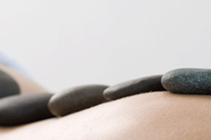 Hot Stone Massage, Heisse Steine Massage